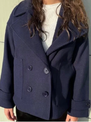 Jacka design by si - Säljer min design by si jacka då den inte kommer till användning längre! Bra skick!💗