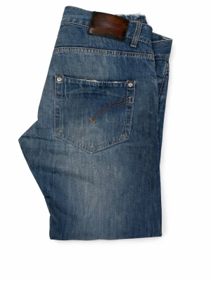 Dondup sam - Ett par riktigt feta dondups sam, dom har en rakare passform än George och sitter sjukt snyggt! Säljer då dom börjar bli lite för små