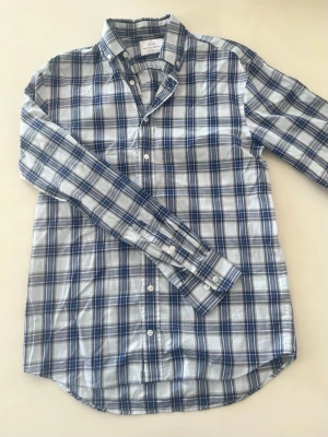 The Shirt Factory - Snygg blårutig skjorta från The Shirt Factory i regular fit