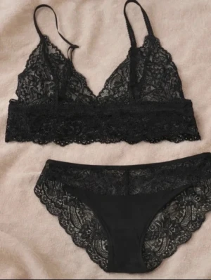 Spetsunderkläder set - Lindex - Strl 40 (oanvänd) - Superfint spetsunderklädesset Strl: 40