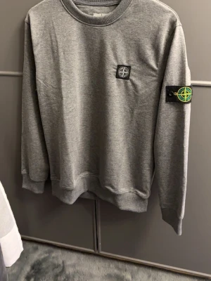 Stone Island tröja  - Snygg 