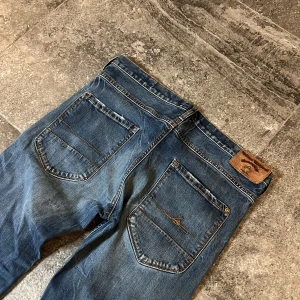 Vivienne Westwood Jeans - oerhört snygga vivienne westwood jeans i 32/34👏skriv ifall ni har frågor🫡 priset kan diskuteras!!