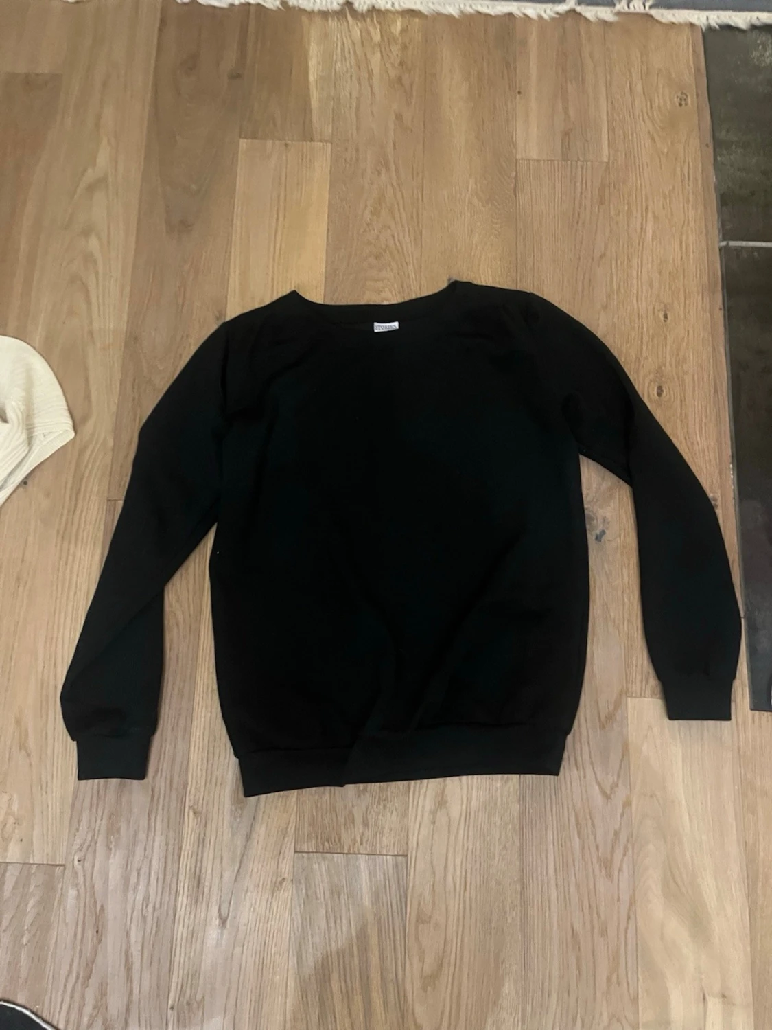 Svart basic sweatshirt