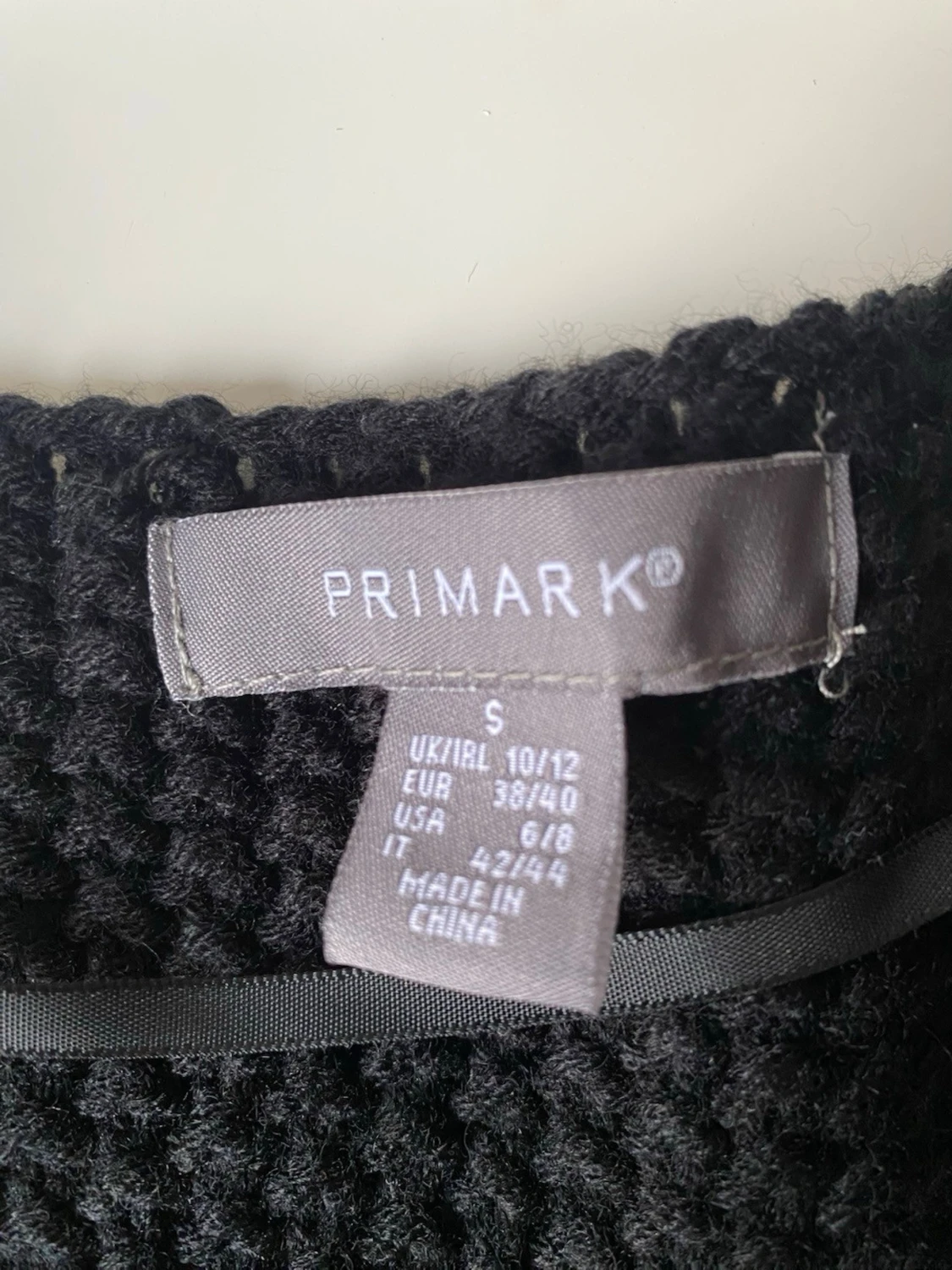 Svart pälsväst med stickad rygg från primark - 2