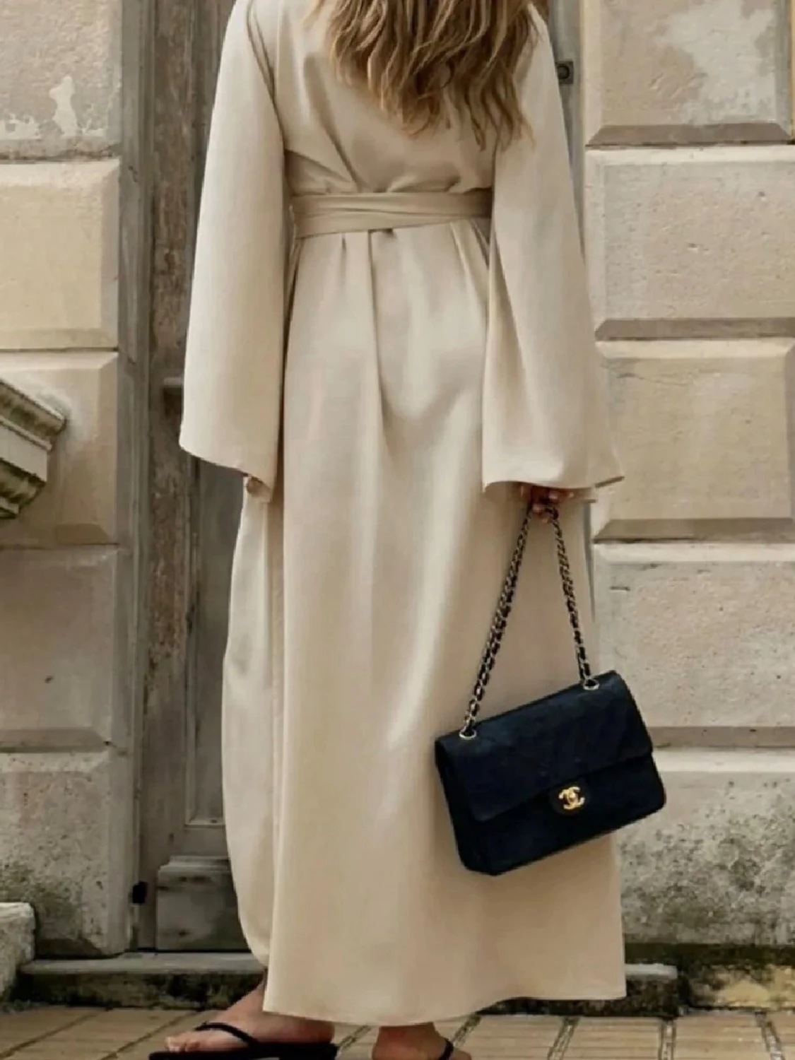 Beige omlottklänning med knytband - 1