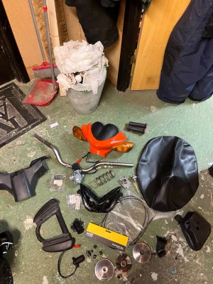 Moped delar - Lite moppe delar främst till aerox. Kom med bud om du är intresserad i något:)
