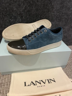 Lanvin skor(nya) - Hej, säljer nu dessa svin snygga lanvin skor. Skorna är i nytt skick!  Begränsat antal boxar och dustbag. Hör av dig vid frågor. 