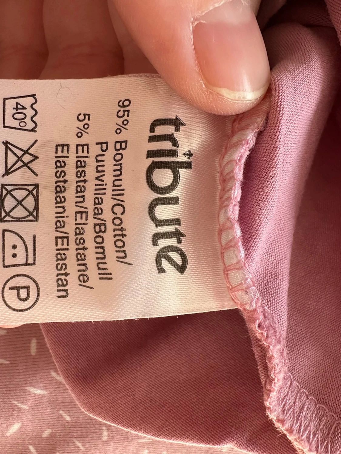 Rosa t-shirt med tryck från Tribute strl: M - 3