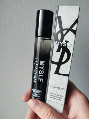 Yves Saint Laurent Myslf - Yves Saint Laurent Myslf Perfume. 33ml bottle. New! A great all year around fragrance. Felmärkt med edt på flaskan. Men detta är en EDP.
