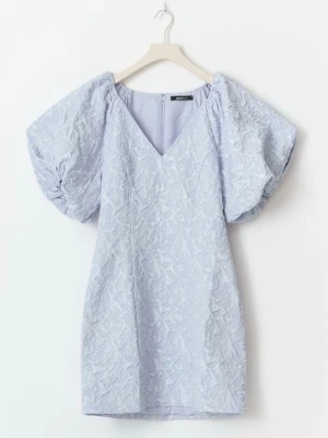 Ljusblå kort klänning med puffärm - Blå jättefin klänning som jag har beställt men tyvärr inte kommer till användning, endast testad!💖🙈 Slutsåld på hemsida & orginalpris 599kr