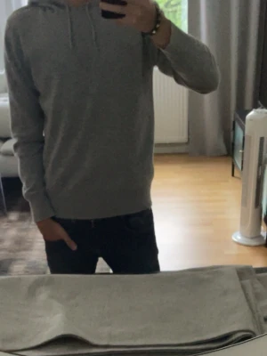 Stickad hoodie  - Tröja från sayless i storlek XXS passar XS. Inga defekter, schysst tyg och bra skick - inte urtvättad. Kom gärna DM för fler bilder eller frågor.