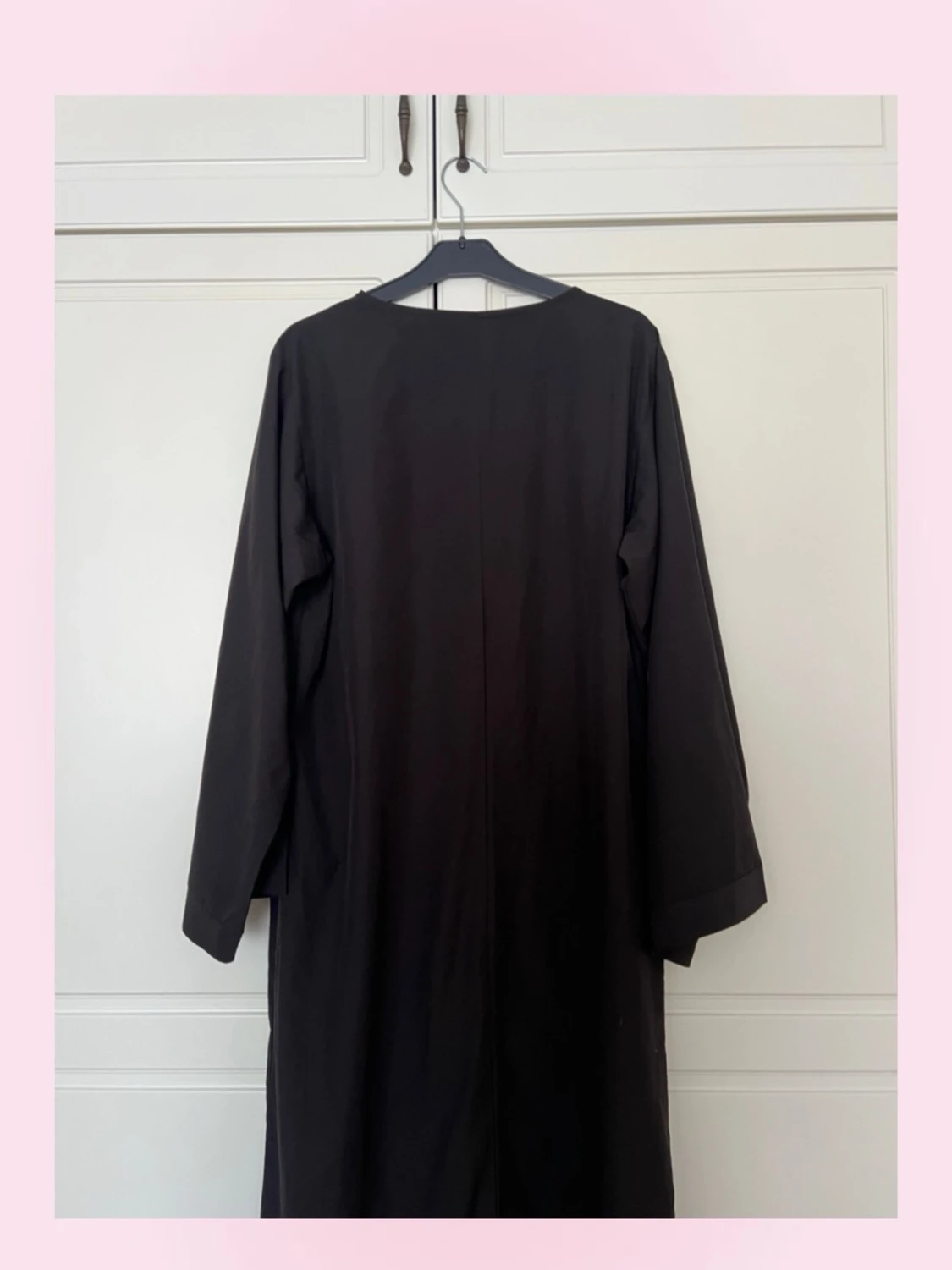 (Abaya) Svart långklänning med lång ärm - 1