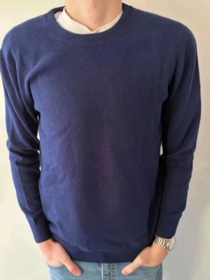 Bengtson’s 100% Merino Navy Sweater - Bengtson’s Merino | Helt Ny | Midnight Marine | 100% Merinoull | Slim/Regular Fit| Storlek S | Modellen är 178 | Hör gärna av dig om du har någon fundering!