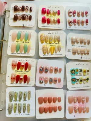 Mixade press-on naglar  - Press on nails 40 / set 70 / 2 sets 400 / 12 sets Cute handmade nail sets with lots of fun designs like animals, flowers, and patterns. Perfect if you want to try different looks without the hassle of painting your nails yourself.