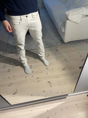 Vita jeans från NN07 - Vita jeans | Storlek 31/32 | Mycket bra skick | billigare pris vid köp av fler jeans på min profil | Skriv till mig vid frågor📩