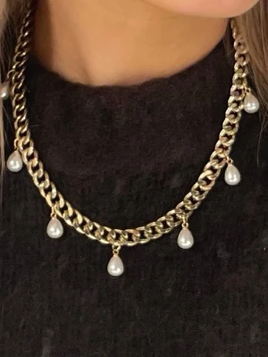 Halsband - Jättefint halsband, köpt här på plick men har aldrig kommit till användning💖💖