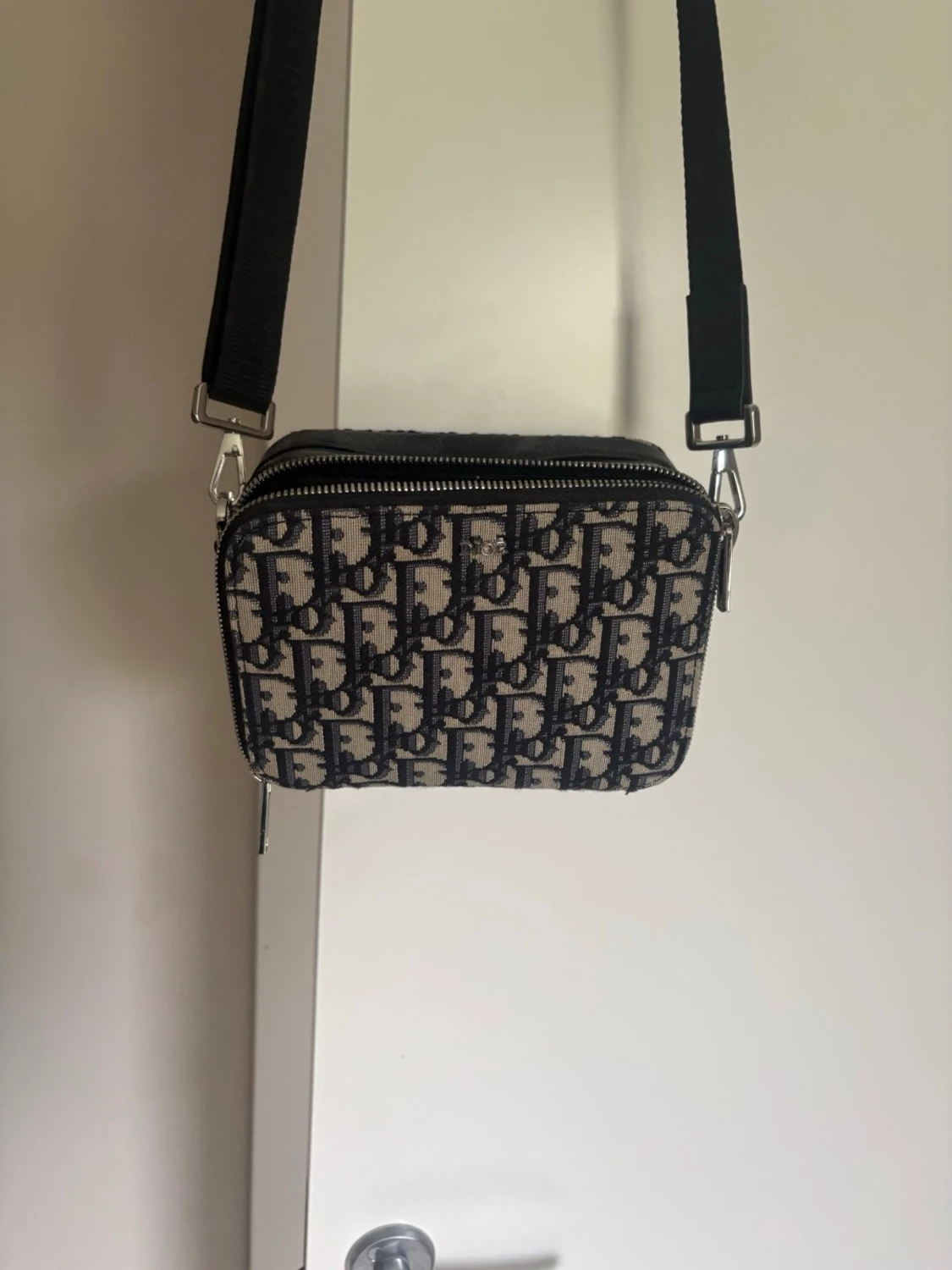 Dior axelväska med monogrammönster