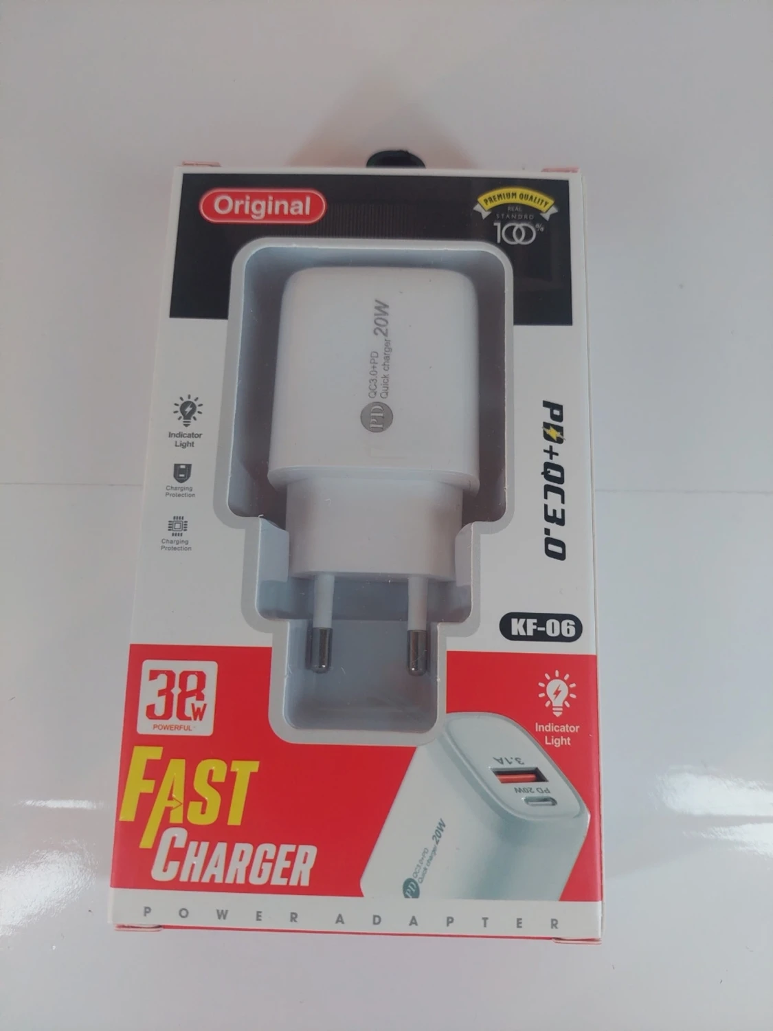 Vit 20W snabbladdare USB & USB-C - 4