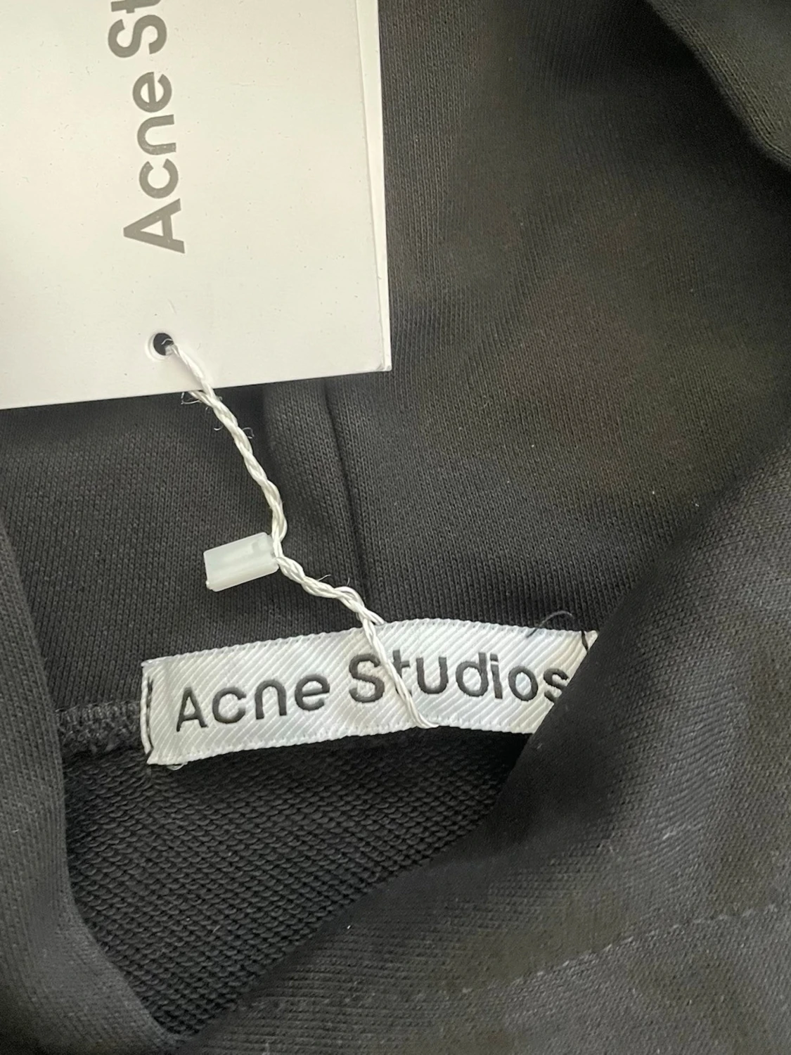 Svart hoodie från Acne Studios - 3