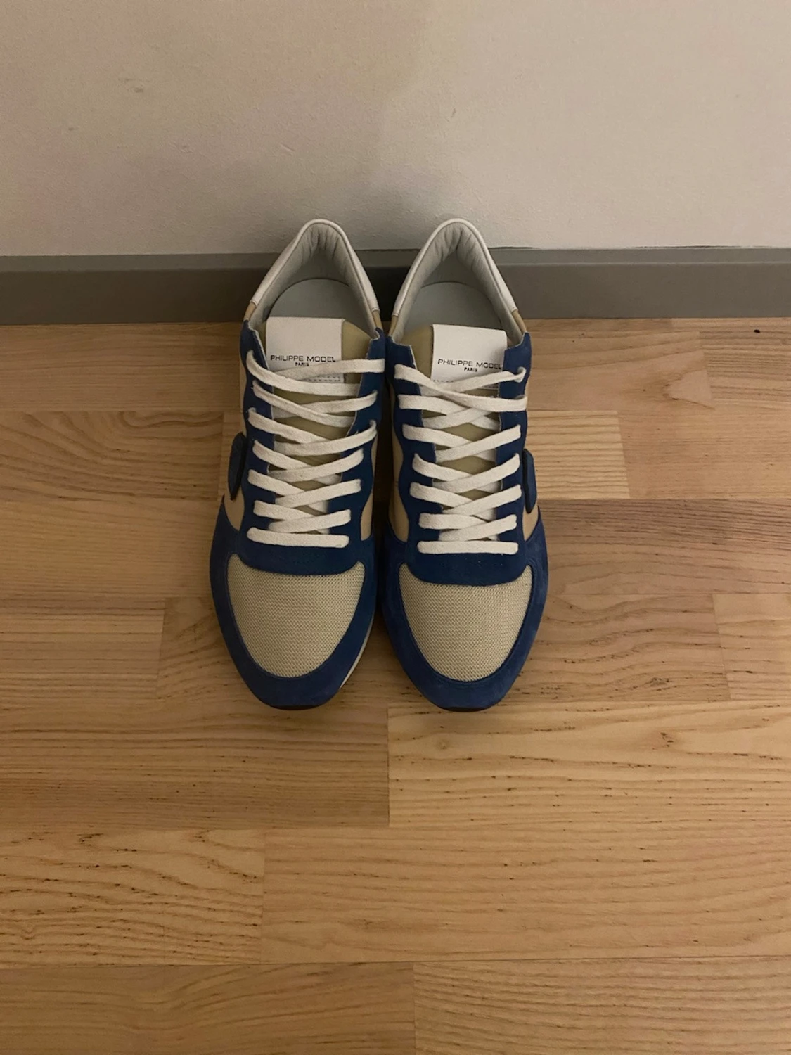Philippe Model blåvita sneakers