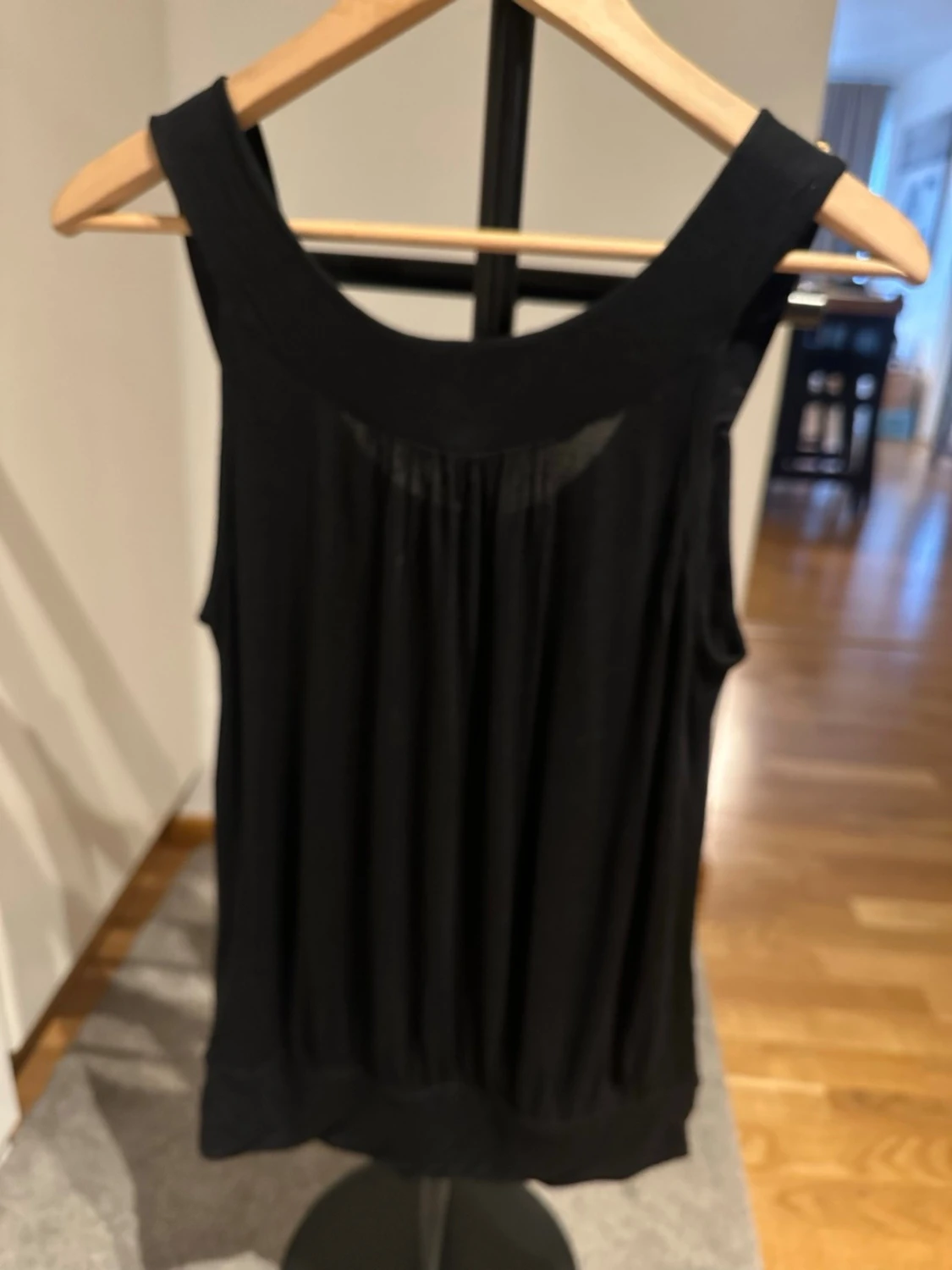 Svart ärmlös topp från H&M - 2