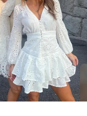 SÖKER fashion nova klänning - Söker denna klänning från fashion nova i storlek XS eller S💕💕kan betala högt pris