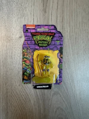 Ninja Turtle Donatello samlarfigur - Säljer denna helt nya & fabriksförseglade Ninja Turtle ”Donatello” actionsfigur från Nickelodeon!  Samfraktar vid köp av fler varor!  #samlarfigur #leksak #leksaker #hobby #samlarobjekt