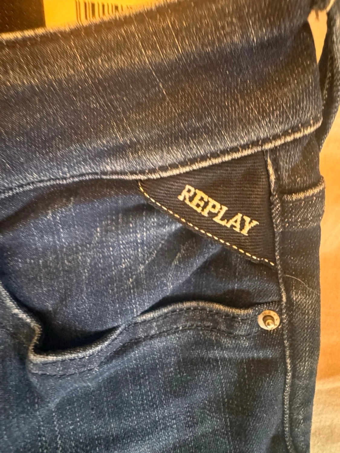 Mörkblå skinny jeans från Replay W23 L30 - 2