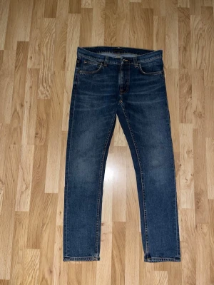 Nudie Jeans - Säljer ett bar Nudie jeans i storlek 32/32 knappt använda