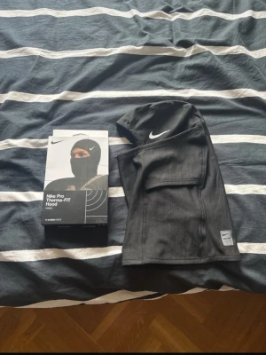 Nike Pro Therma-FIT Hood ski mask - Helt ny. Jag kan ta byten