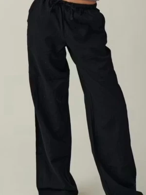 Gina Young linnebyxor  - Säljer ett par svarta linnebyxor från Gina Young i storlek 158/164 (typ xs) i tall modellen💕