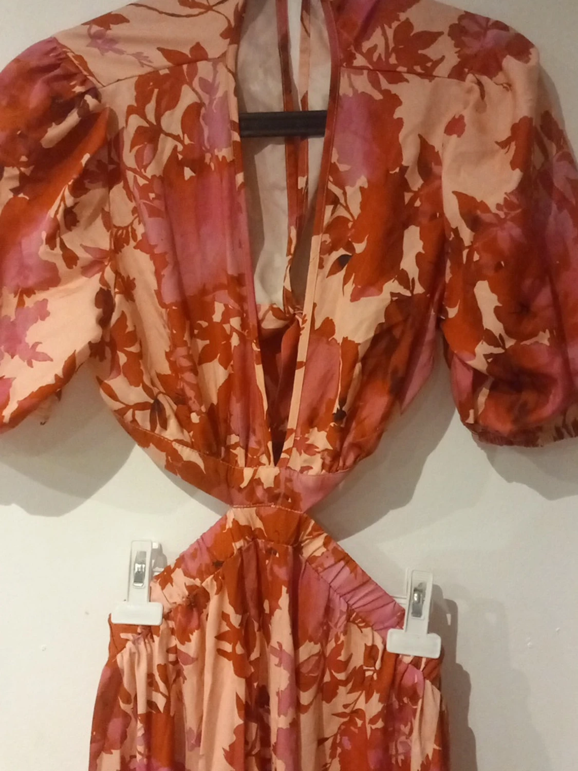 Blommig långklänning med puffärm - 1