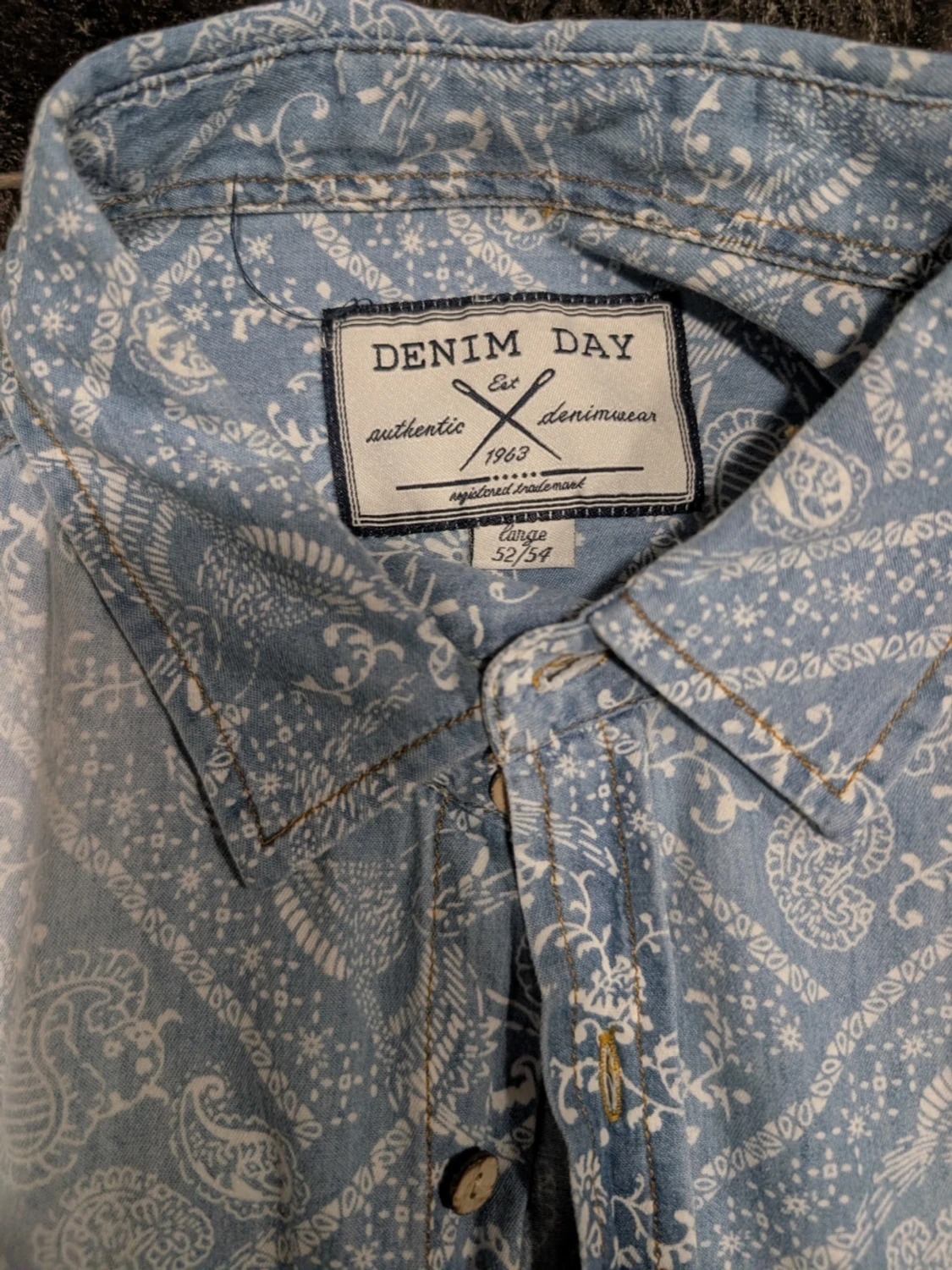 Blå mönstrad skjorta från Denim Day stl L - 1