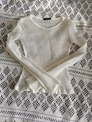 Vit nättröja  - Superfin långärmad nättröja. Stretchig. Perfekt för layering🩷