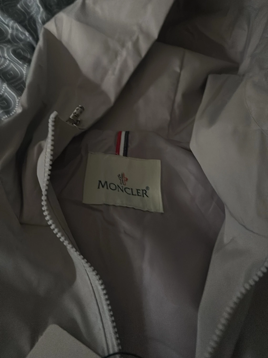 Grå vindjacka från Moncler - 2