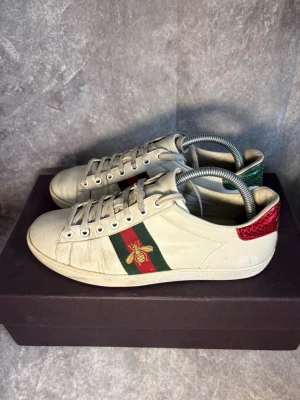 Gucci ace  - Gucci ace skor | size: 39 | skick: 8/10 | endast skorna ingår | tveka inte på höra av dig! | mvh MD Closet 🫡 