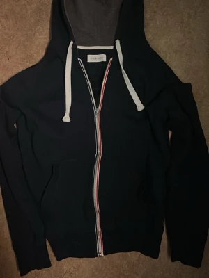Pier one hoodie - Knappt använd pier one hoodie, storlek S. Kom gärna med prisförslag!🙂