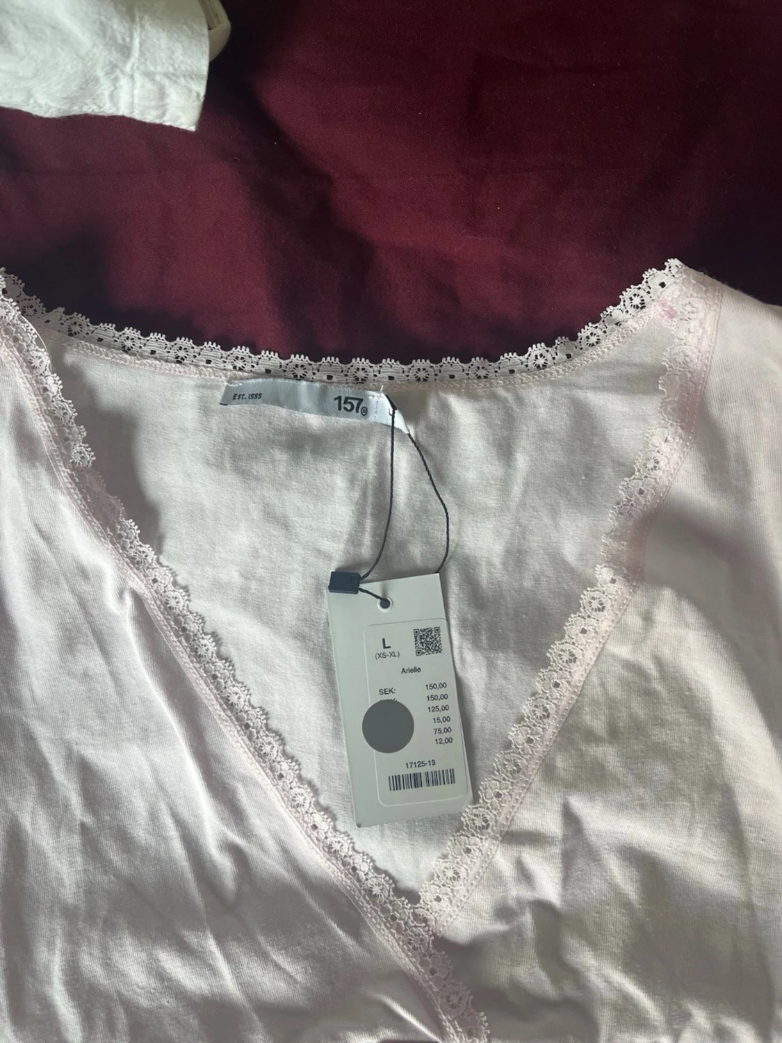 Ljusrosa topp med spets - 1