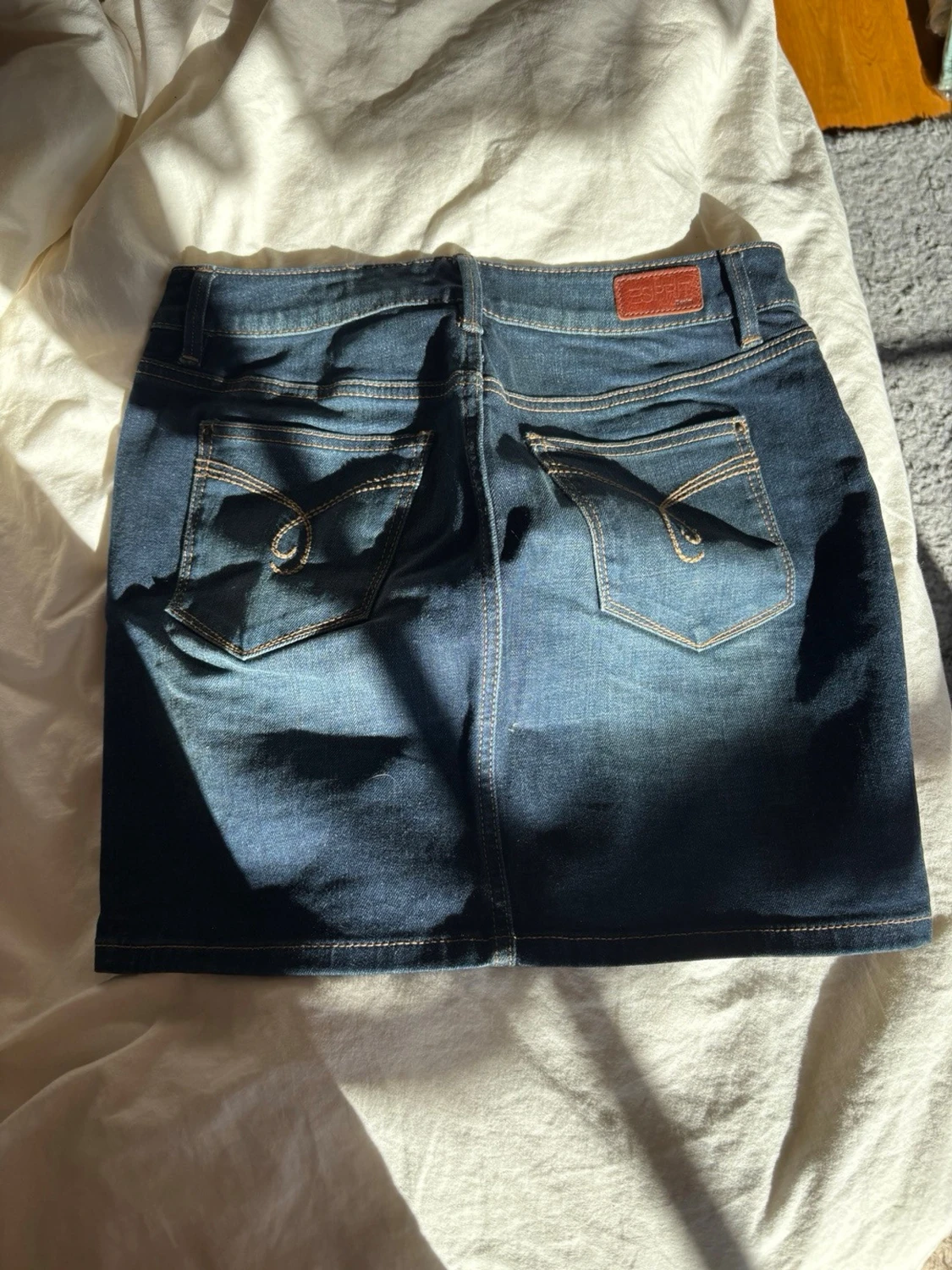 Mörkblå jeanskjol med fickor - 1
