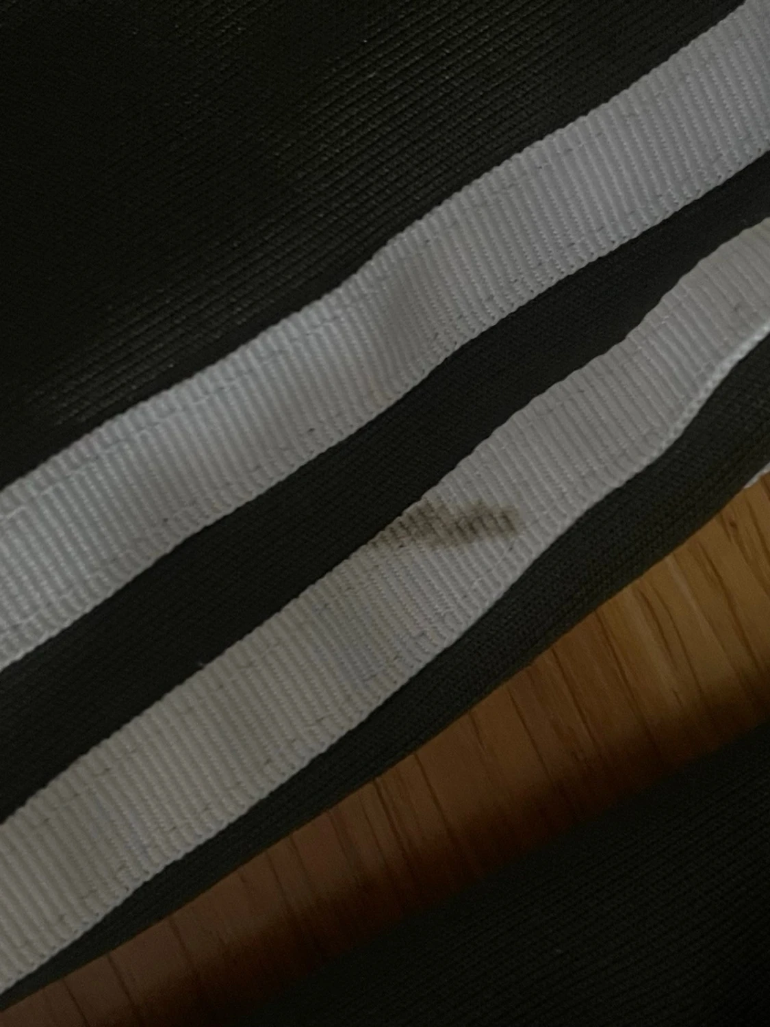 Olivgrön Adidas track jacket med vita ränder - 3