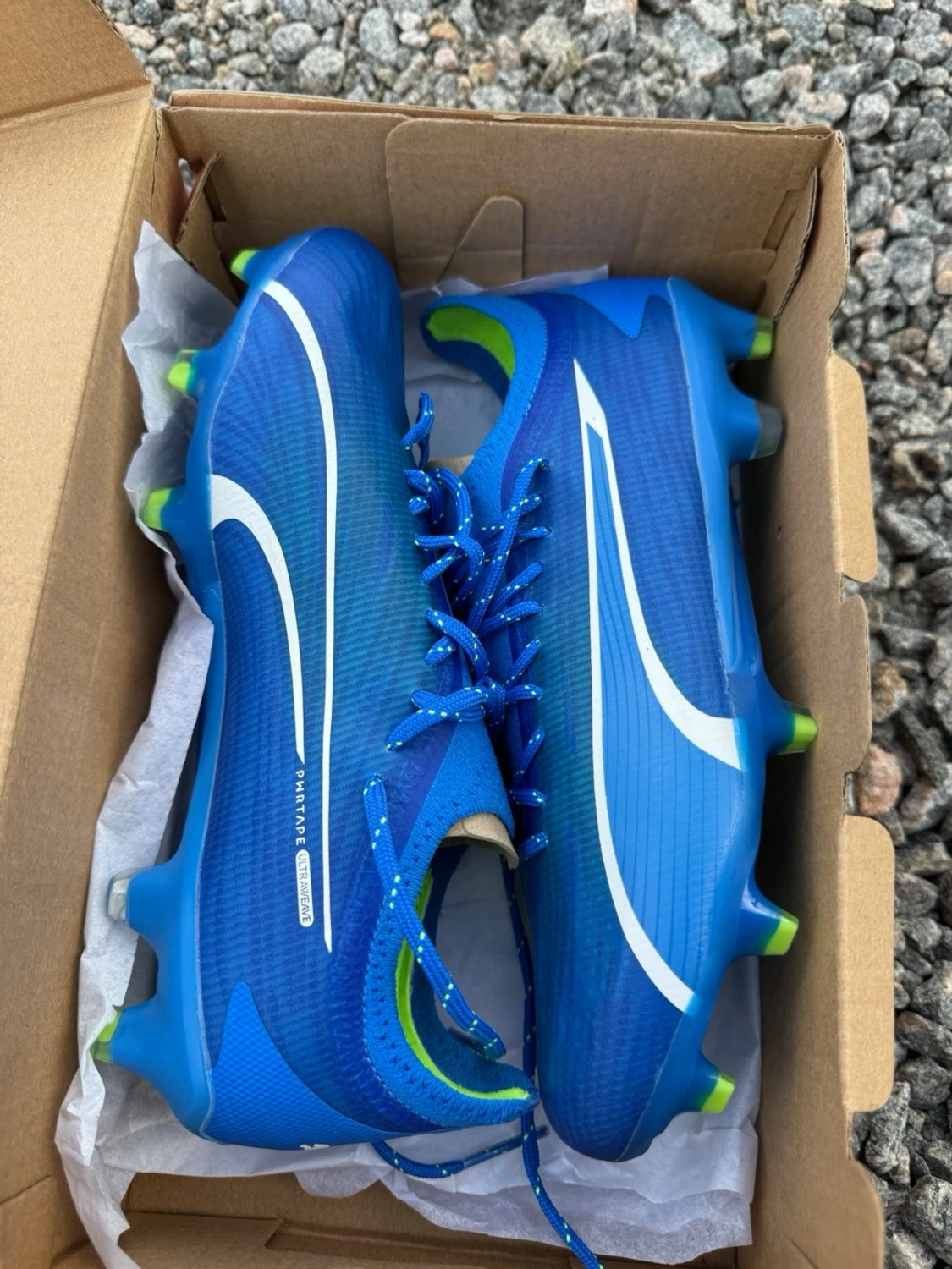 Blåa Puma fotbollsskor med dobbar storlek 38