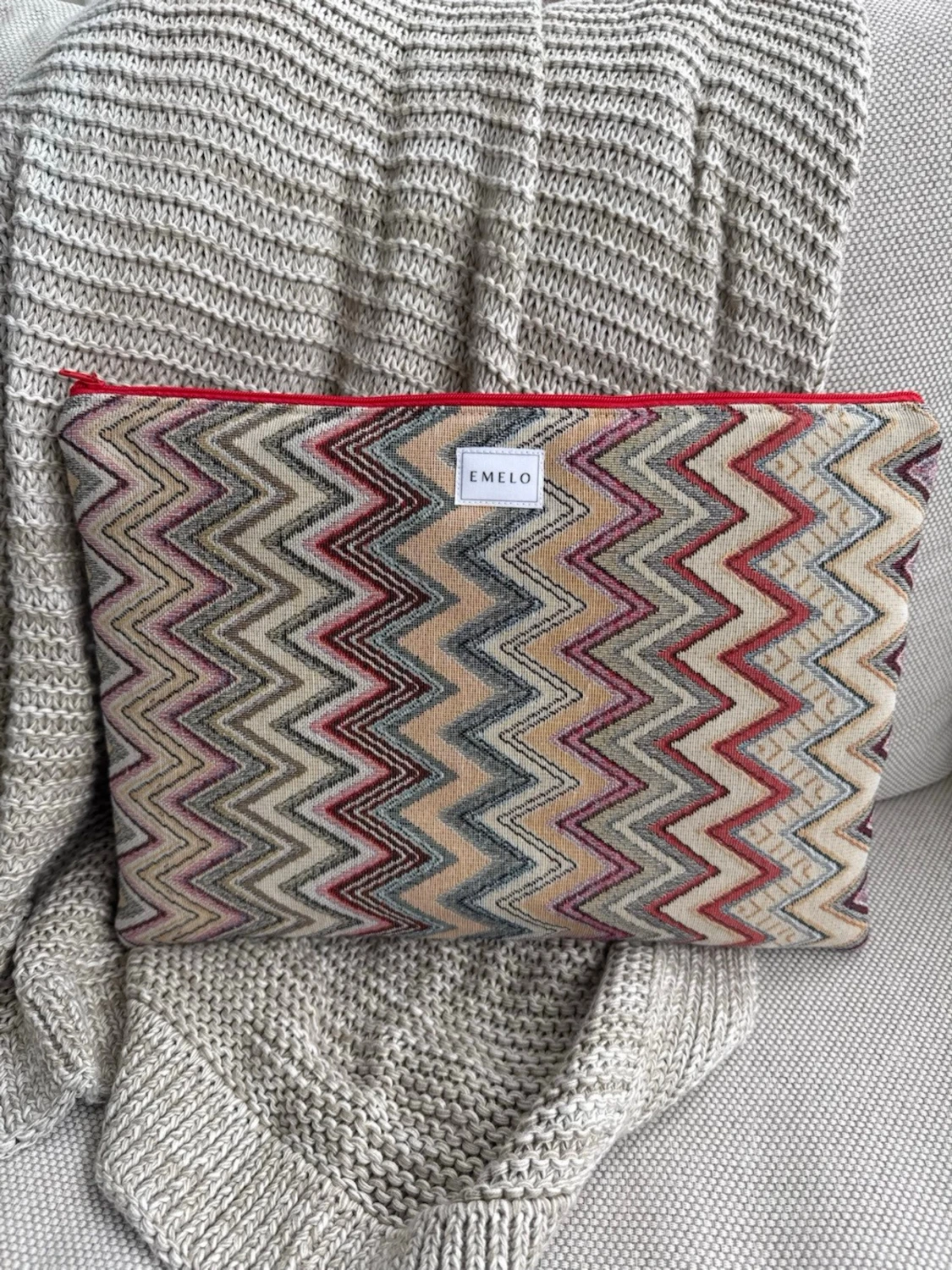 Zigzag-mönstrad datorväska Emelo