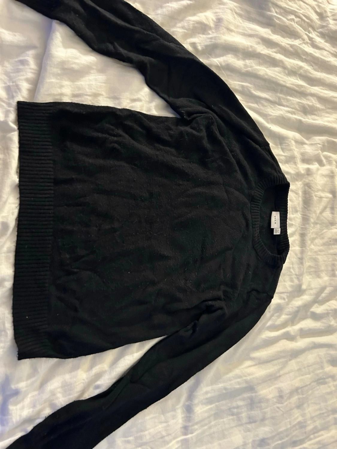 Svart stickad tröja från VILA - 1