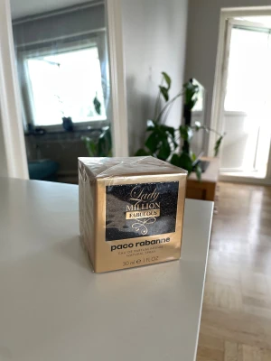 Lady million fabulous Eau de parfum  - Helt ny i oöppnad förpackning.  Lady million fabulous edp 30ml. Köpte den för ett tag sedan då detta var min favoritparfym länge!! Träig/blommig doft som beskrivs som ”floral and sensual”. 