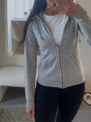 Ljusgrå kofta - Snygg ljusgrå kofta