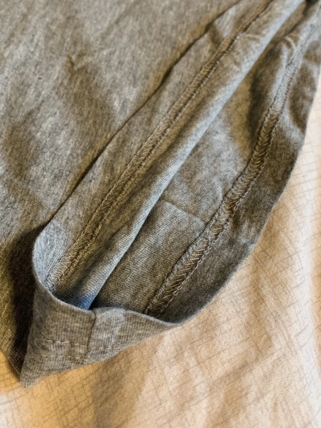 Grå basic t-shirt i bomull - 4