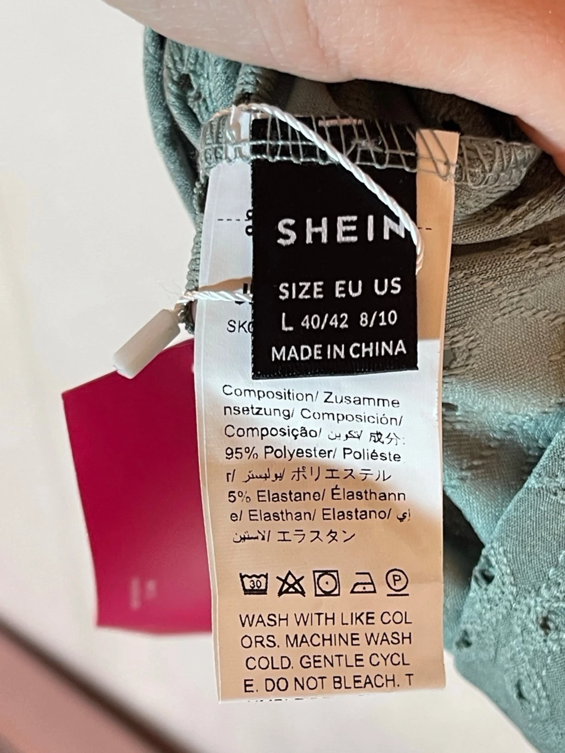 Grön broderad blus med öppen rygg - 4