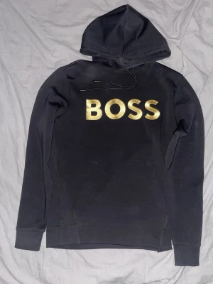 Boss hoodie Herr storlek S  - Väldigt bra skick! Funkar som storlek M också 