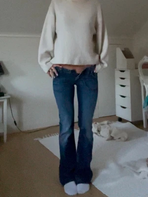 Levi's bootcut jeans 26/32 - Superfina jeans som tyvärr är för små för mig😊 storlek 26/32, passar xs, fint skick🤩