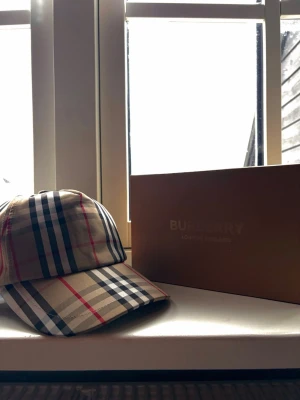 Burberry keps - Burberry keps i mycket bra skick!